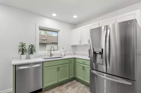 Kitchen - 3314 Washington St, Mchenry, IL 60050 photo 5 of 5