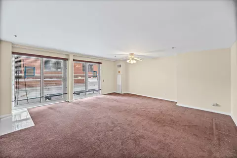 Living - 40 E 9th St #1907, Chicago, IL 60605 photo 11 of 11