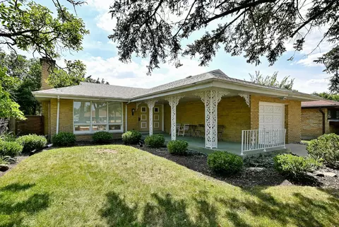 4915 Jerome Ave, Skokie, IL 60077