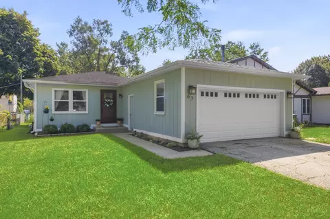 67 Barberry Dr, Crystal Lake, IL 60014