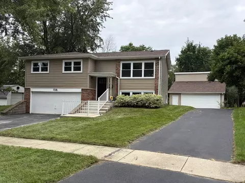 7728 Dalewood Pkwy, Woodridge, IL 60517