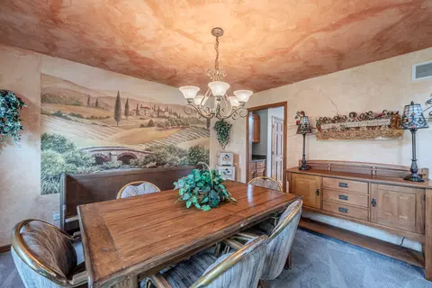 Dining - 24701 Hanover Ct, Plainfield, IL 60585 photo 2 of 4