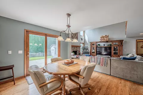 Dining - 24701 Hanover Ct, Plainfield, IL 60585 photo 4 of 4