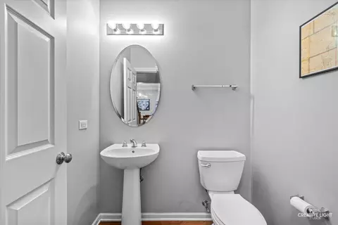 Bath - 1123 Pine Valley Ct, Elgin, IL 60124 photo 1 of 5