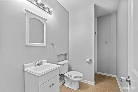 Bath - 1123 Pine Valley Ct, Elgin, IL 60124 photo 5 of 5