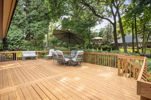 Exterior - 8648 Wedgewood Dr, Burr Ridge, IL 60527 photo 4 of 6
