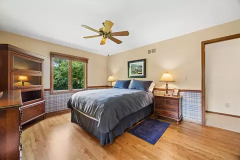 Bedroom - 8648 Wedgewood Dr, Burr Ridge, IL 60527 photo 4 of 5