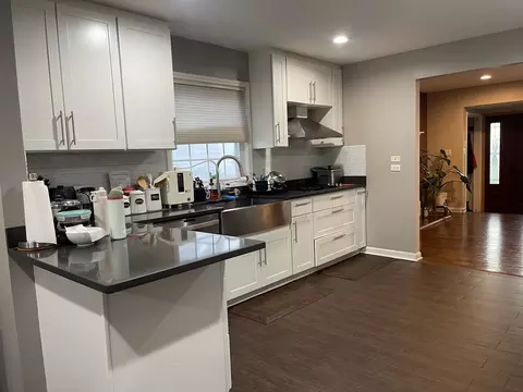 1787 Webster Ln, Des Plaines, IL 60018 photo 2