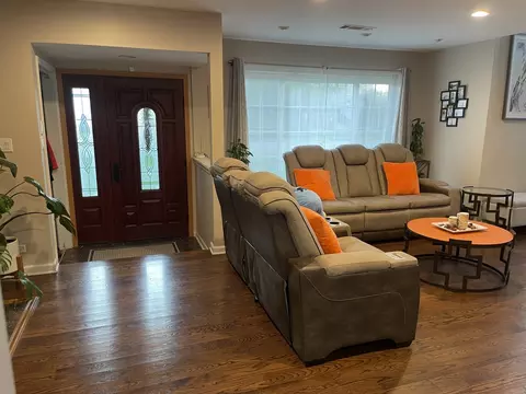 1787 Webster Ln, Des Plaines, IL 60018 photo 3