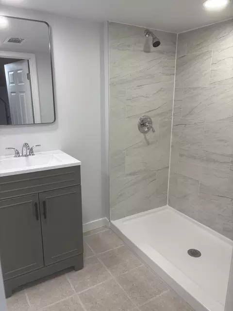 Bath - 527 E 17th St, Lockport, IL 60441 photo 3 of 3