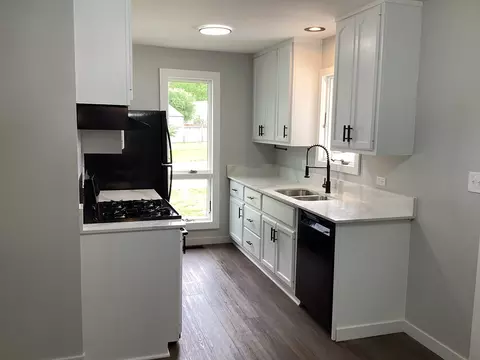 Kitchen - 527 E 17th St, Lockport, IL 60441 photo 1 of 4