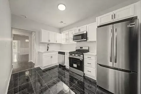 Kitchen - 7641 S Phillips Ave, Chicago, IL 60649 photo 3 of 3