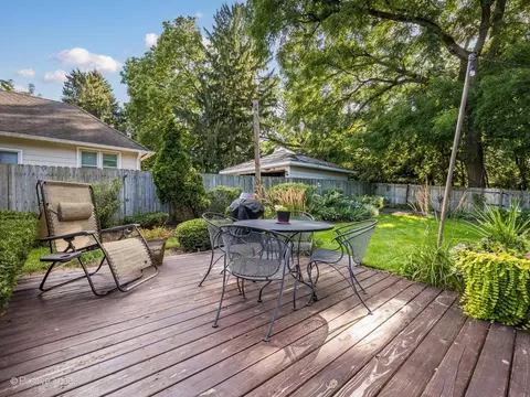 Exterior - 1170 Logan Ave, Elgin, IL 60120 photo 5 of 7