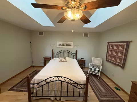 Bedroom - 3940 Gloucester Dr, Crete, IL 60417 photo 6 of 6