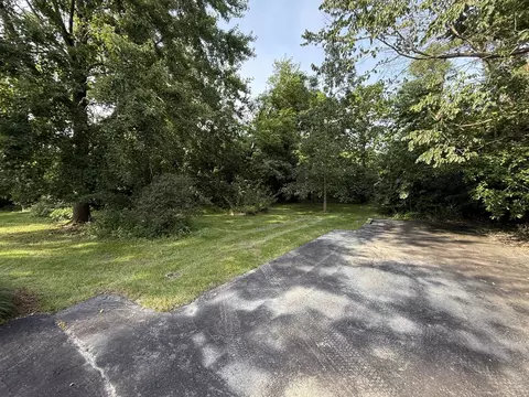 Exterior - 3940 Gloucester Dr, Crete, IL 60417 photo 3 of 7