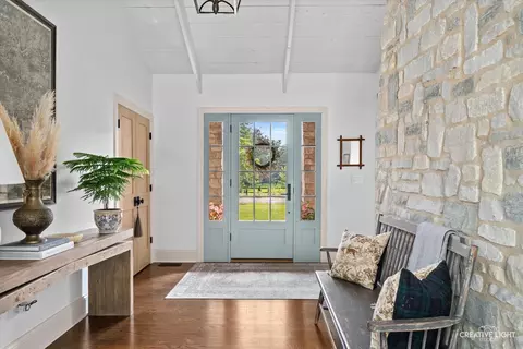 Entry Way - 5 N440 Derby Rd, Wayne, IL 60184 photo 2 of 5
