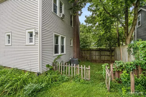 Exterior - Undisclosed, Aurora, IL 60506 photo 5 of 5