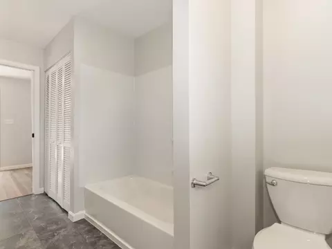 Bath - 23523 W Renwick Rd, Plainfield, IL 60544 photo 2 of 3