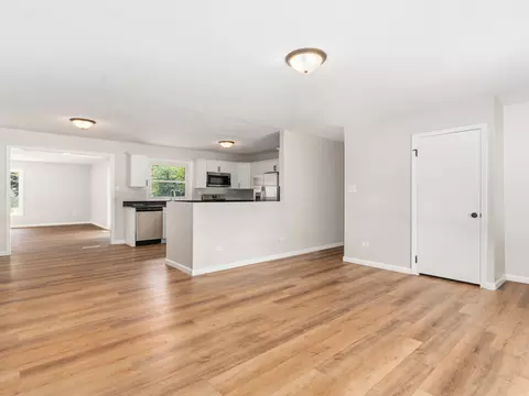 Living - 23523 W Renwick Rd, Plainfield, IL 60544 photo 3 of 8