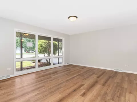 Living - 23523 W Renwick Rd, Plainfield, IL 60544 photo 2 of 8