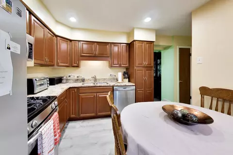 Kitchen - 8647 Gregory Ln, Des Plaines, IL 60016 photo 2 of 2