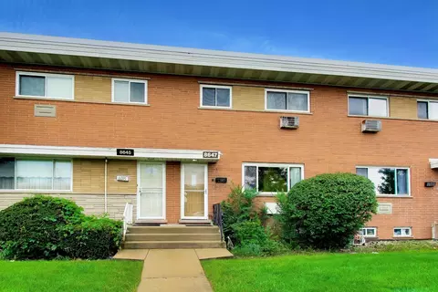 Exterior - 8647 Gregory Ln, Des Plaines, IL 60016 photo 1 of 2