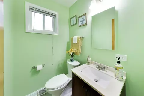 Bath - 8647 Gregory Ln, Des Plaines, IL 60016 photo 1 of 2
