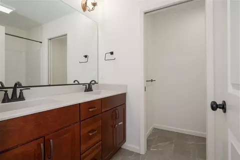 Bath - 3601 Napa Ln, Normal, IL 61761 photo 3 of 3