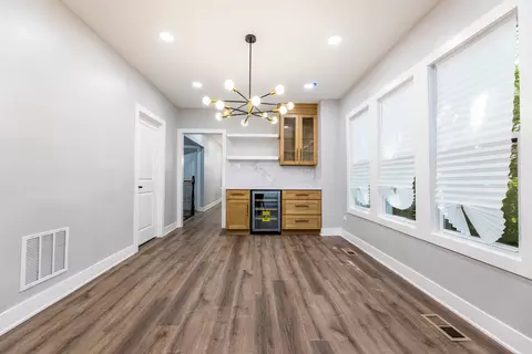Dining - 1140 E 91st St, Chicago, IL 60619 photo 2 of 2