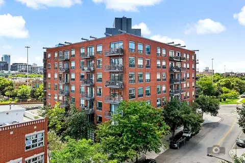 859 W Erie St #303, Chicago, IL 60642