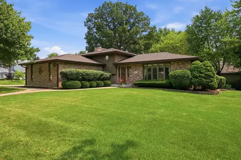 800 Ravinia Dr, Shorewood, IL 60404