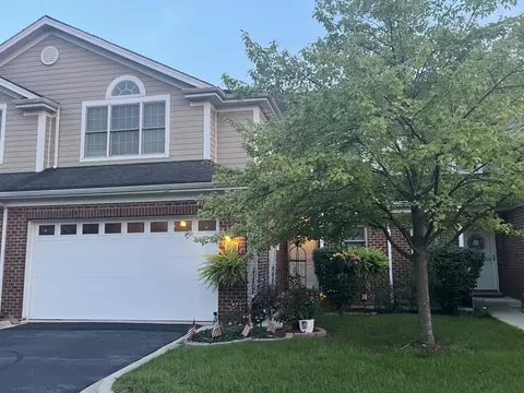 992 W Irving Park Rd, Bensenville, IL 60106