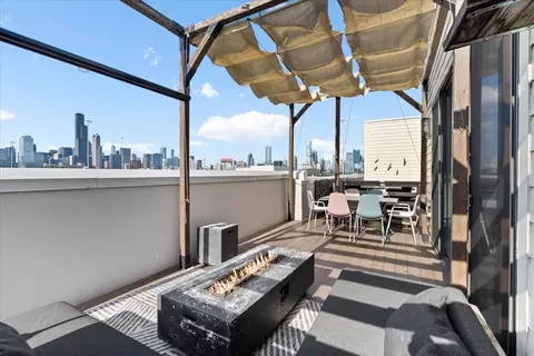 Exterior - 729 W 15th St, Chicago, IL 60607 photo 3 of 3