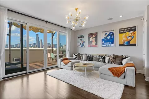 Living - 729 W 15th St, Chicago, IL 60607 photo 3 of 6