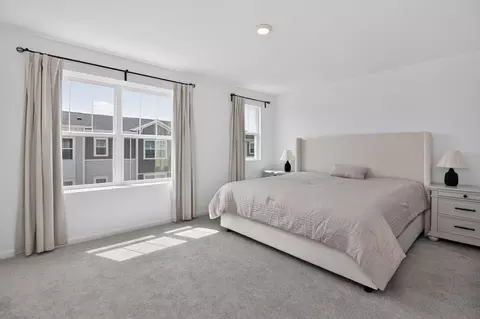 Bedroom - 1035 Wren Rd, Des Plaines, IL 60018 photo 1 of 3