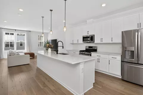 Kitchen - 1035 Wren Rd, Des Plaines, IL 60018 photo 1 of 6