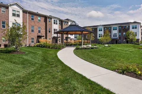 Exterior - 1035 Wren Rd, Des Plaines, IL 60018 photo 6 of 6