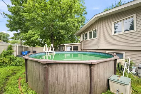 Exterior - 515 E High St, Morris, IL 60450 photo 7 of 8