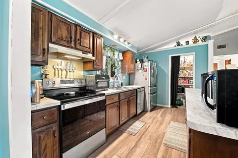 Kitchen - 515 E High St, Morris, IL 60450 photo 3 of 6