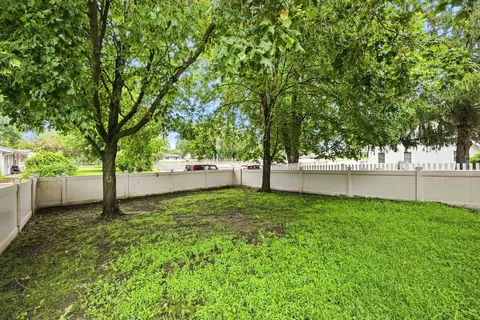 Exterior - 515 E High St, Morris, IL 60450 photo 5 of 8