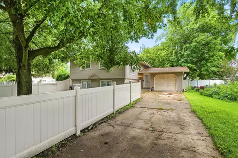 Exterior - 515 E High St, Morris, IL 60450 photo 4 of 8