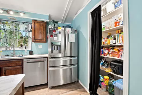 Kitchen - 515 E High St, Morris, IL 60450 photo 5 of 6