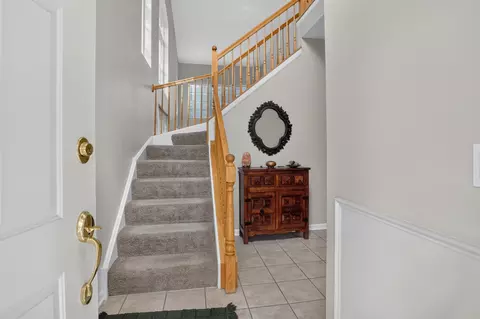 Entry Way - 140 Bay Dr, Itasca, IL 60143 photo 1 of 9