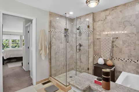 Bath - 140 Bay Dr, Itasca, IL 60143 photo 5 of 7