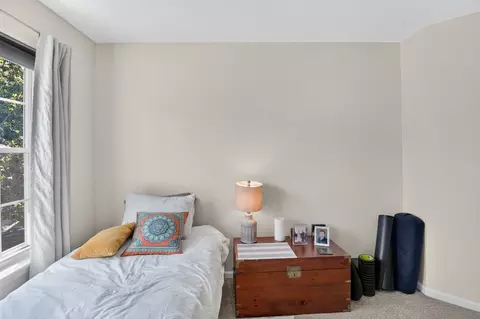 Bedroom - 140 Bay Dr, Itasca, IL 60143 photo 13 of 14