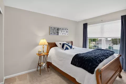 Bedroom - 140 Bay Dr, Itasca, IL 60143 photo 6 of 14