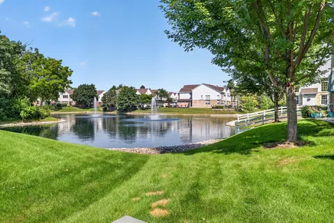 View/Area - 140 Bay Dr, Itasca, IL 60143 photo 2 of 10
