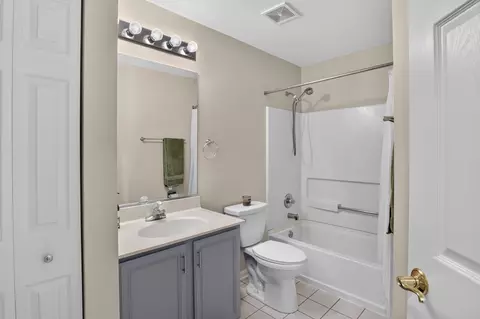 Bath - 140 Bay Dr, Itasca, IL 60143 photo 6 of 7