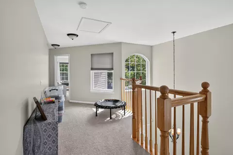 Entry Way - 140 Bay Dr, Itasca, IL 60143 photo 5 of 9