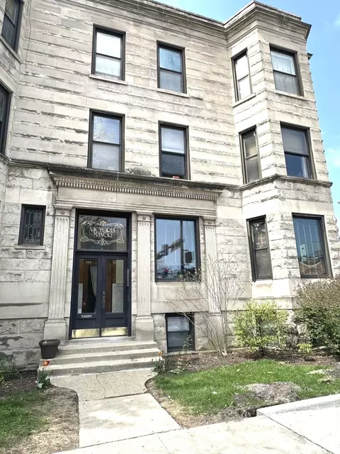 346 N Austin Blvd #G, Oak Park, IL 60302